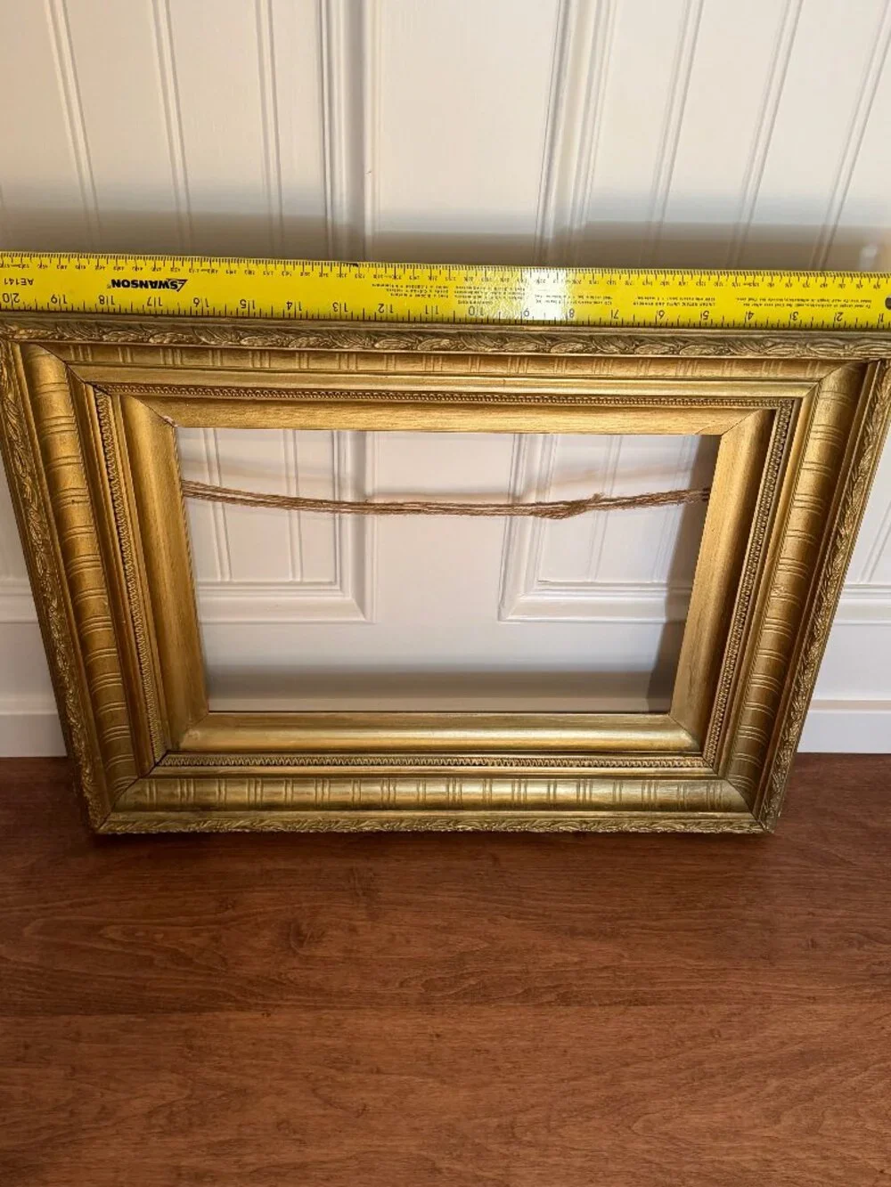 Antique Gold Wood Picture Frame – Fits 10x14 Art, Heavy Gilt Cove Moulding